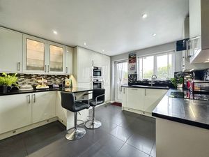 Kitchen- click for photo gallery